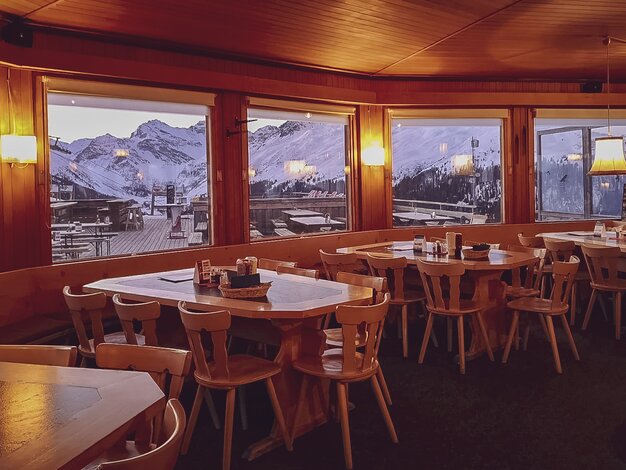 Innenaufnahme des Restaurants Clavadeleralp am Jakobshorn. | © Davos Klosters Mountains