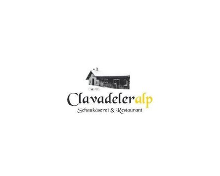 Logo der Schaukäserei Clavadeleralp welches von einer Schwarz-Weiss Zeichnung des Berggasthauses geziert wird. | © Davos Klosters Mountains