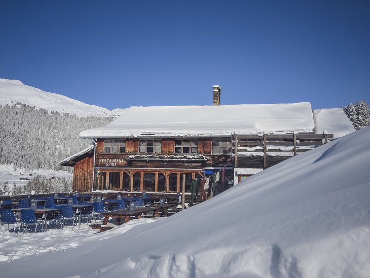 Restaurant Spina direkt an der Skipiste des Rinerhorn. | © Davos Klosters Mountains