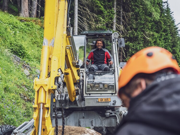 Aushubarbeiten mit dem Bagger auf dem Jakobshorn im Sommer.  | © Davos Klosters Mountains