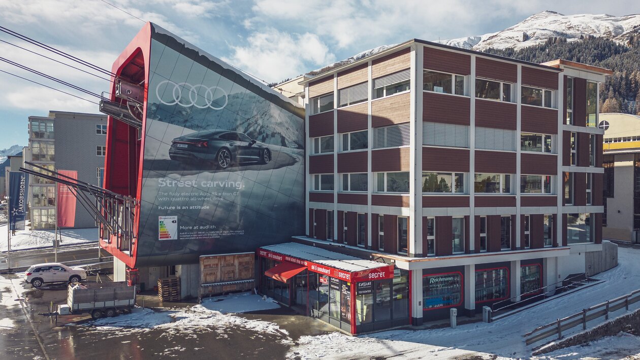 Aussenansicht Hauptgebäude Jakobshorn Talstation | © Davos Klosters Mountains 