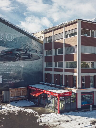 Aussenansicht Hauptgebäude Jakobshorn Talstation | © Davos Klosters Mountains 
