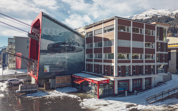 Aussenansicht Hauptgebäude Jakobshorn Talstation | © Davos Klosters Mountains 