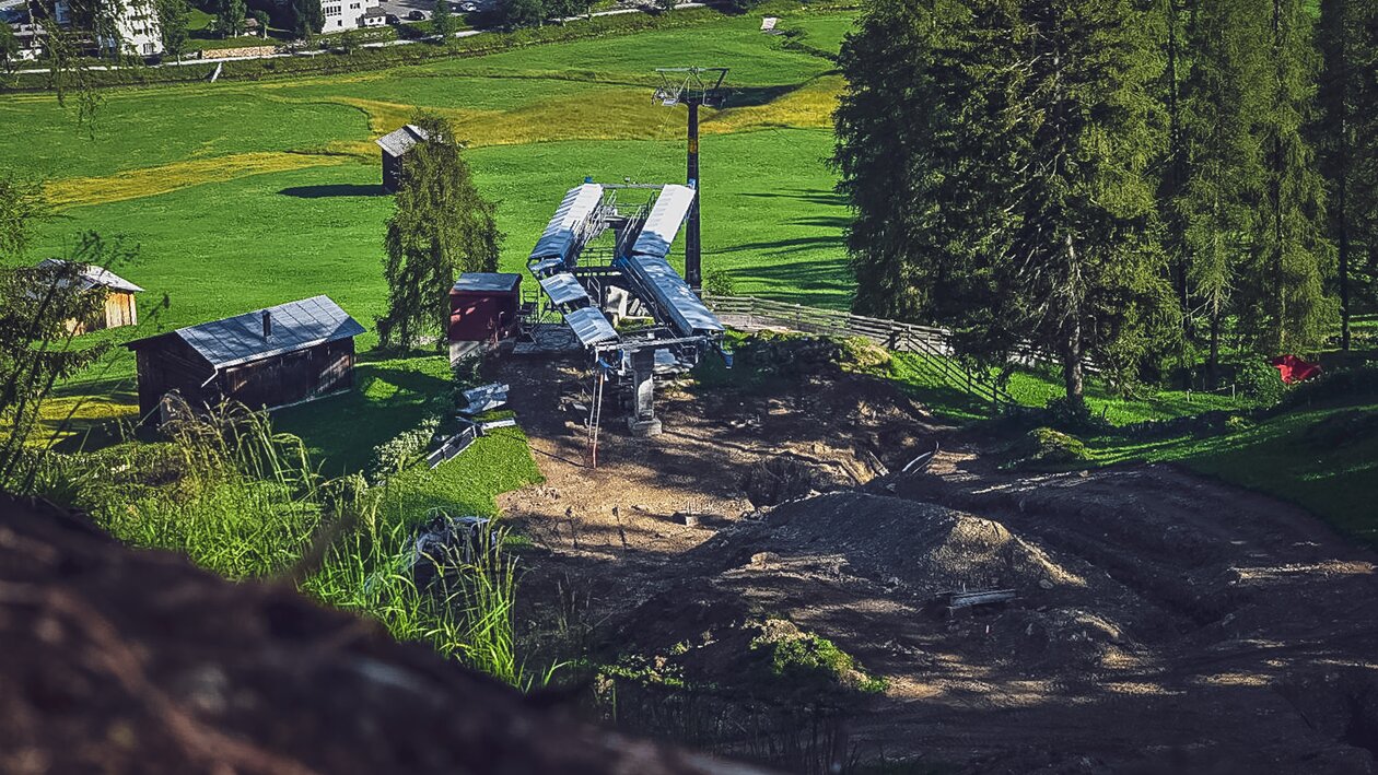 Bei der Mittelstation vom Sessellift Carjöl wird im Sommer ein neuer Einstieg gebaut. | © Davos Klosters Mountains