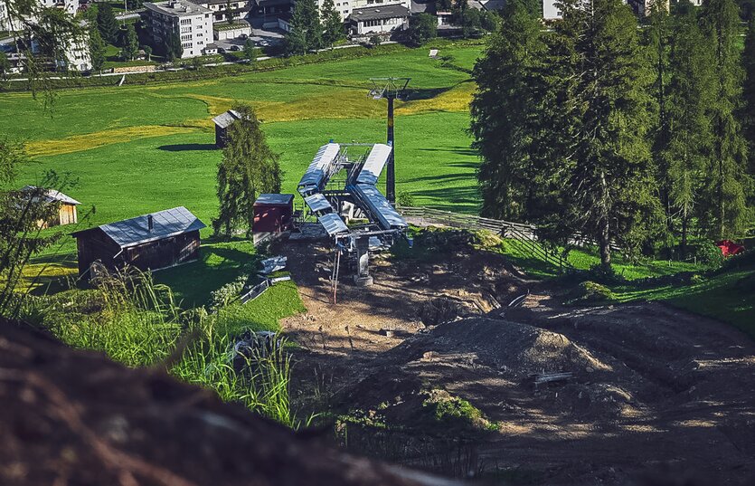 Bei der Mittelstation vom Sessellift Carjöl wird im Sommer ein neuer Einstieg gebaut. | © Davos Klosters Mountains