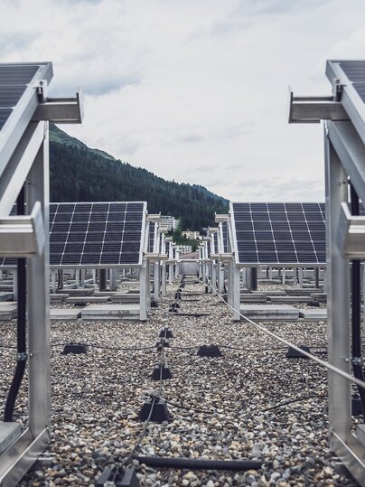 Solaranlage auf dem Dach vom Hotel Ochsen 2 | © Davos Klosters Mountains