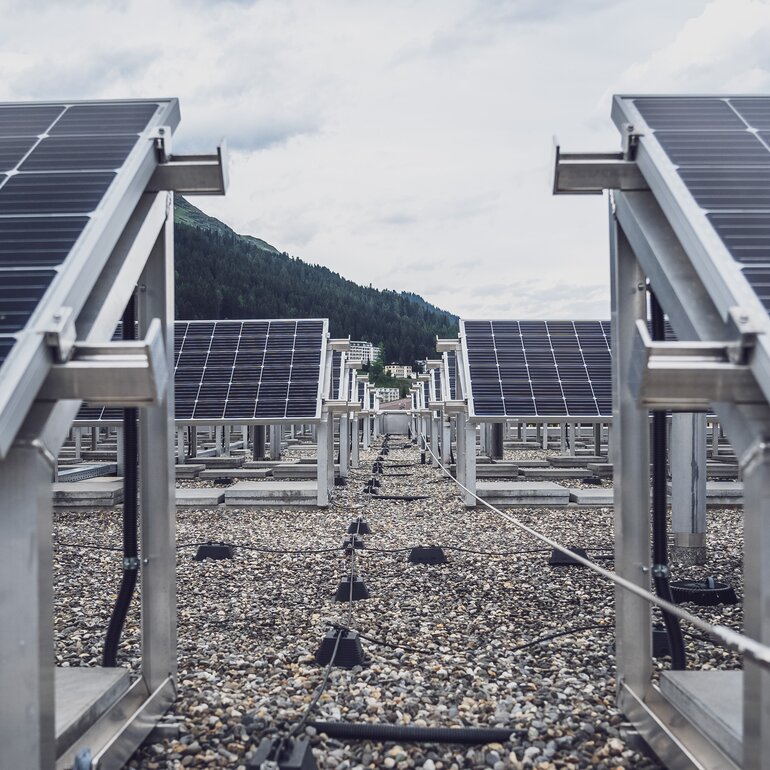 Solar system on the roof of Hotel Ochsen 2 | © Davos Klosters Mountains