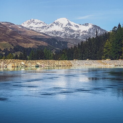 Nüllisee mit Blick zum Schiahorn | © Davos Klosters Mountains