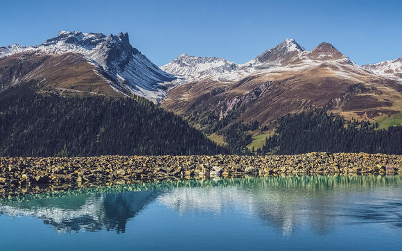 Nüllisee mit Blick auf das Bärental | © Davos Klosters Mountains