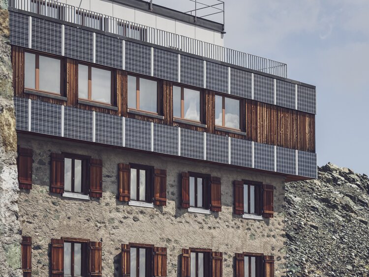 Solarfassade Gebäude Weissfluhjoch | © Davos Klosters Mountains