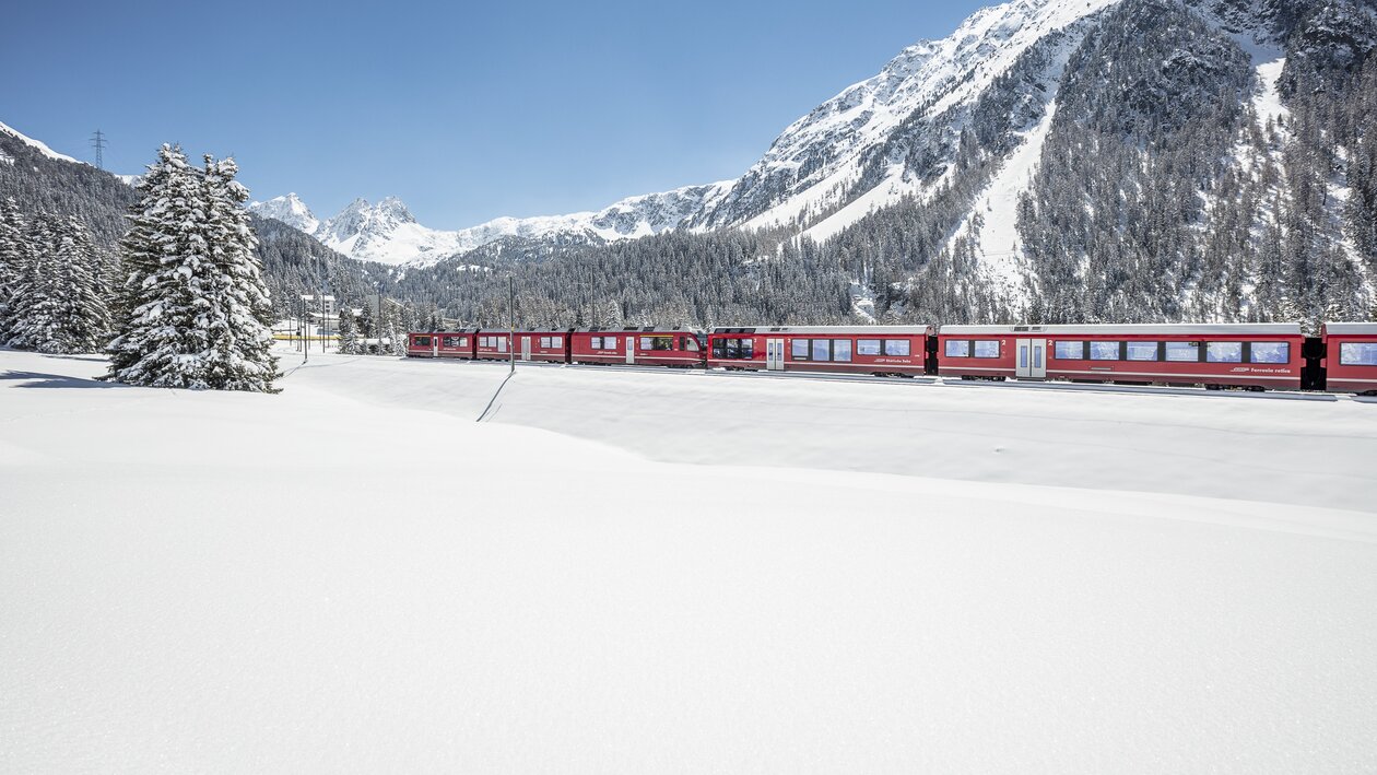 RhB Zug im Schnee | © Rhätische Bahn / Andrea Badrutt