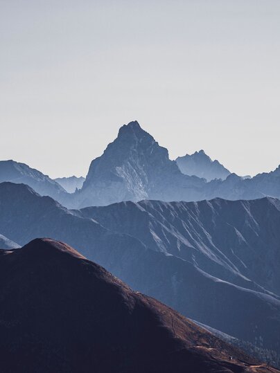 Aussicht auf diverse Berge  | © Davos Klosters Mountains 