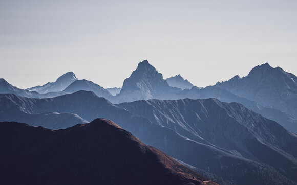 Aussicht auf diverse Berge  | © Davos Klosters Mountains 