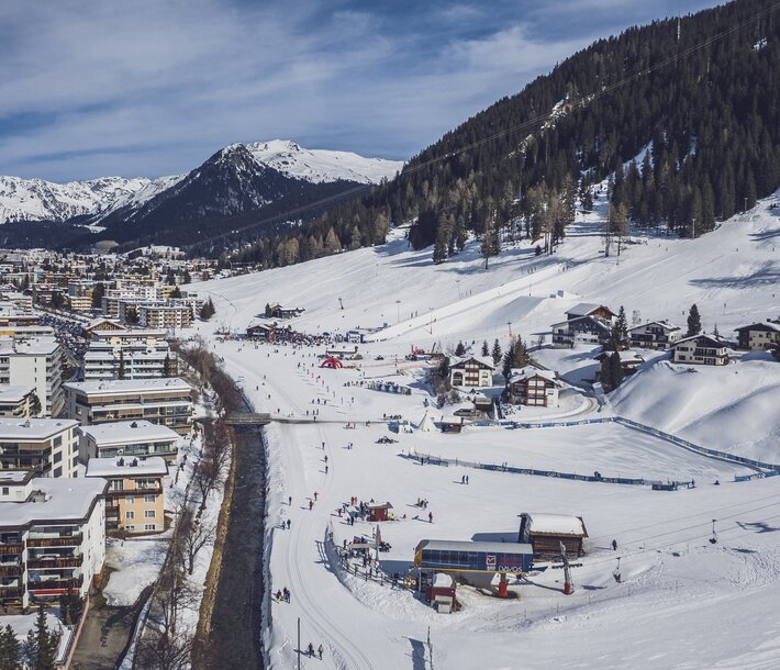 Bolgenareal am Jakobshorn mit Blick auf das Seehorn. | © Davos Klosters Mountains