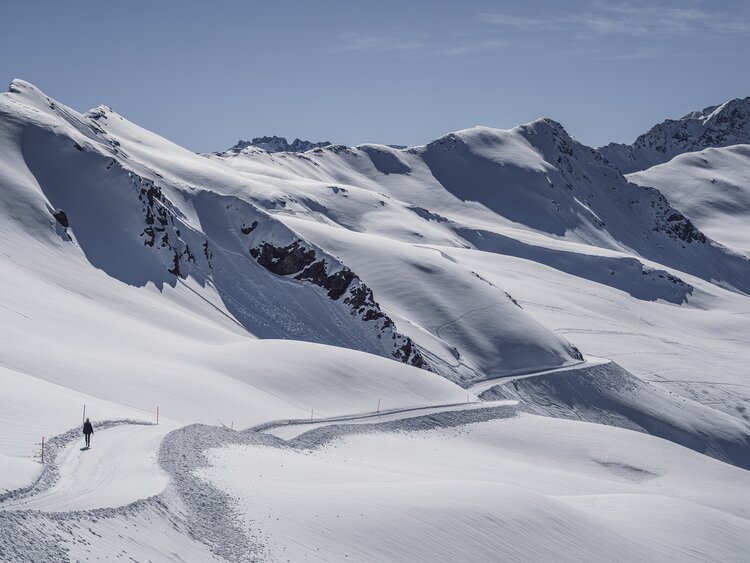 Winterwanderweg in richtung Stadler See am Jakobshorn. | © Davos Klosters Mountains