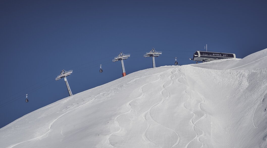 Brämabüel Sessellift | © Davos Klosters Mountains Sicht auf Brämabüel Sessellift. | © Davos Klosters Mountains