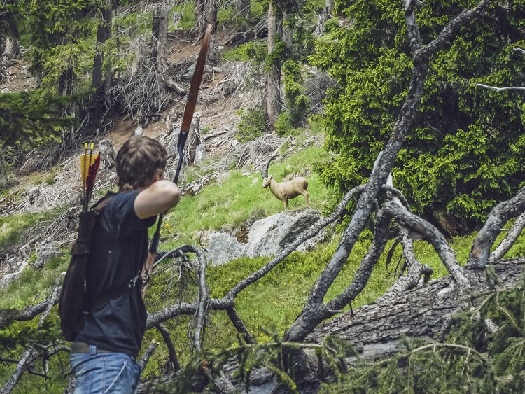 Junge beim Bogenschiessen auf Madrisa. | © Davos Klosters Mountains