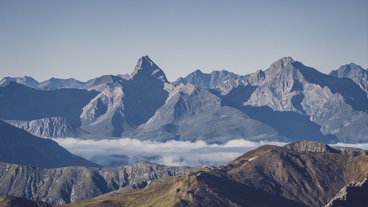 Eindrückliche Bergkulisse mit top Aussicht zum Tinzenhorn. | © Davos Klosters Mountains