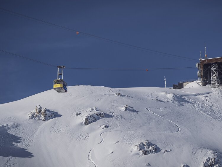 Gondel auf der Fahrt zur Bergstation Weissfluhgipfel. | © Davos Klosters Mountains