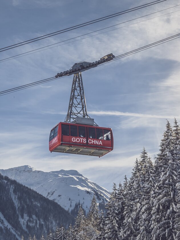 Gotschna gondola in a snowy winter wonderland. | © Davos Klosters Mountains