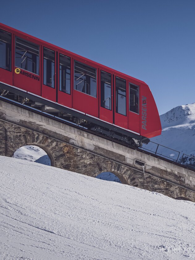 Parsennbahn | © Davos Klosters Mountains Parsennbahn in Fahrtrichtung Mittelstation Höhenweg. | © Davos Klosters Mountains