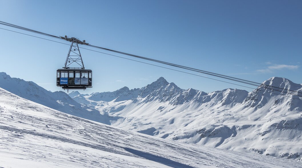 Gondola Pischa | © Davos Klosters Mountains Pischa gondola with a wonderful mountain panorama in the background. | © Davos Klosters Mountains