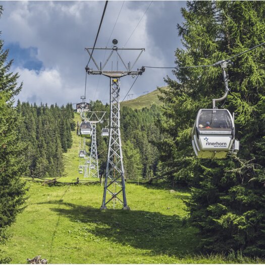 Gondelbahn Rinerhorn transportiert unsere Gäste zur Bergstation Jatzmeder. | © Davos Klosters Mountains