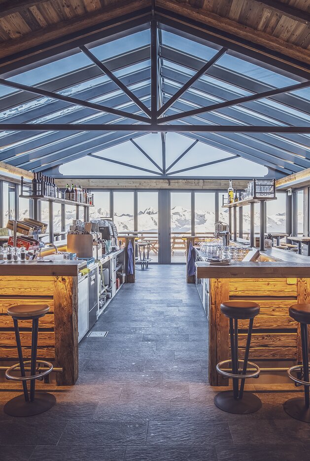 Restaurant Totalp presents itself in an elegant and modern atmosphere. | © Davos Klosters Mountains