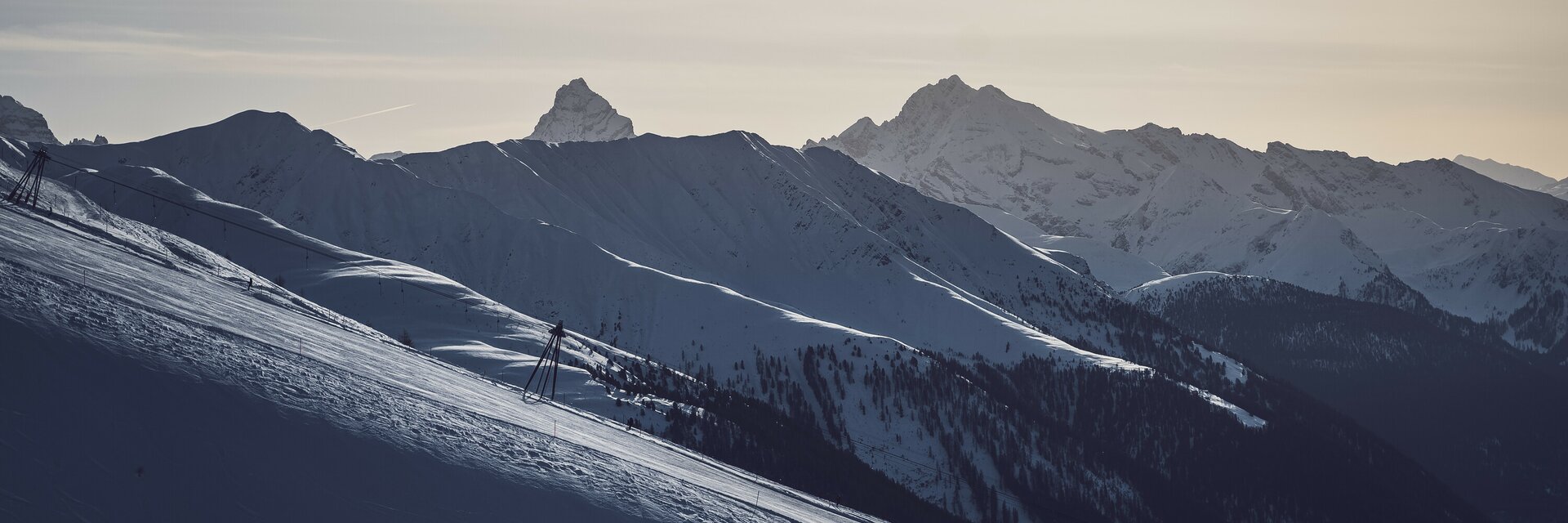 Aufnahme von steiler Pistenabfahrt | © Davos Klosters Mountains 