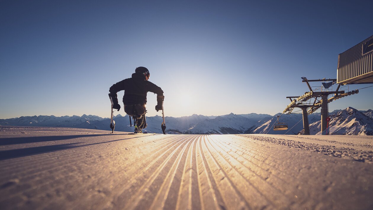 Skifahrer auf Monoski  | © Davos Klosters Mountains 