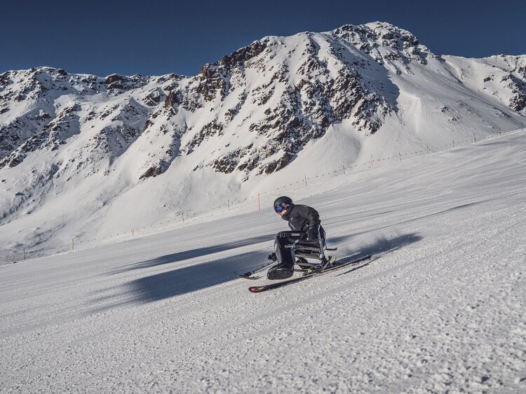 Monoskifahrer auf Skipiste | © Davos Klosters Mountains 