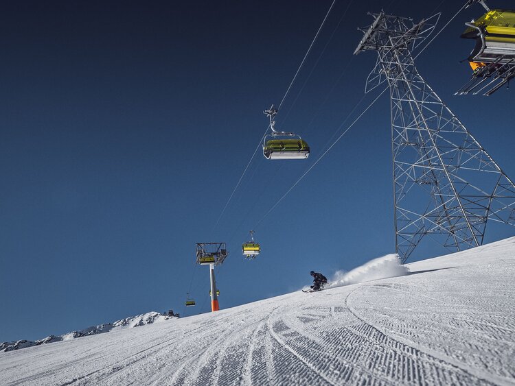 Monoskifahrer auf Piste  | © Davos Klosters Mountains 