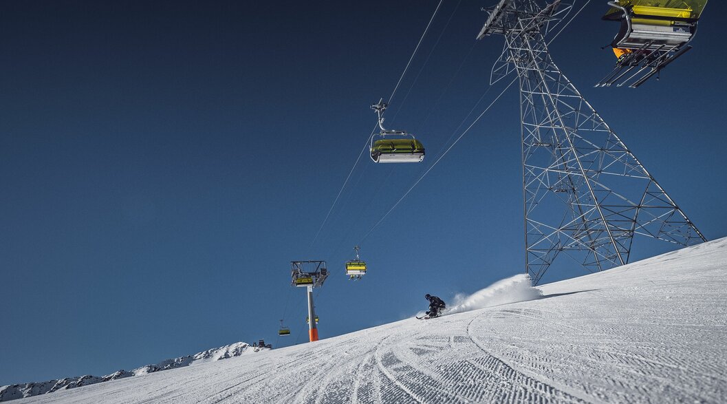 Monoskifahrer auf Piste | © Davos Klosters Mountains Monoskifahrer auf Piste | © Davos Klosters Mountains