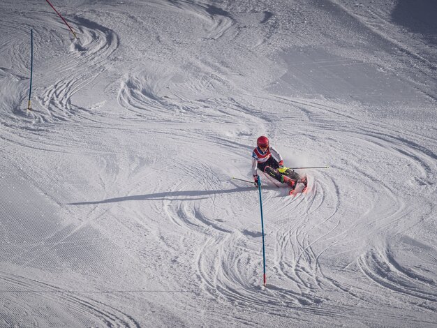 Athlet beim Trainieren auf Skipiste | © Davos Klosters Mountains 