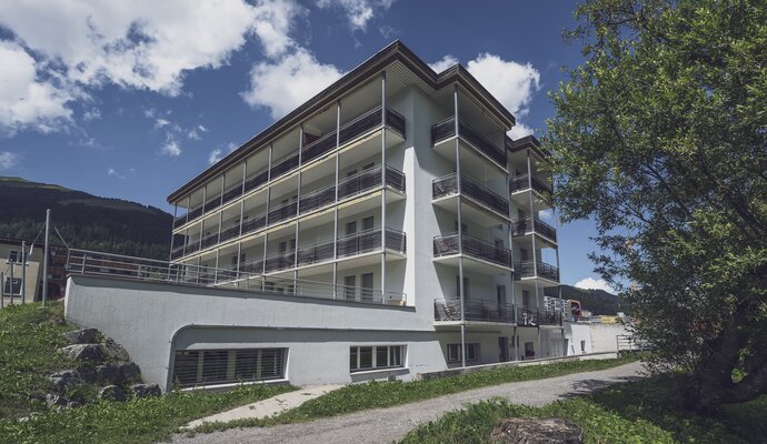 Blick auf den Bolgenhof  beim Jakobshornparkplatz Davos. | © Davos Klosters Mountains