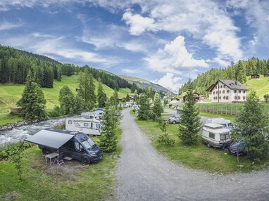 Campingplatz im Sommer am Landwasser | © Davos Klosters Mountains 