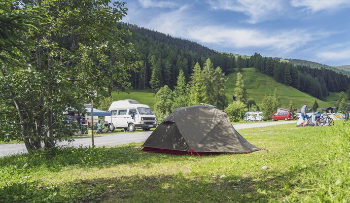 Green tent at the campsite | © Davos Klosters Mountains