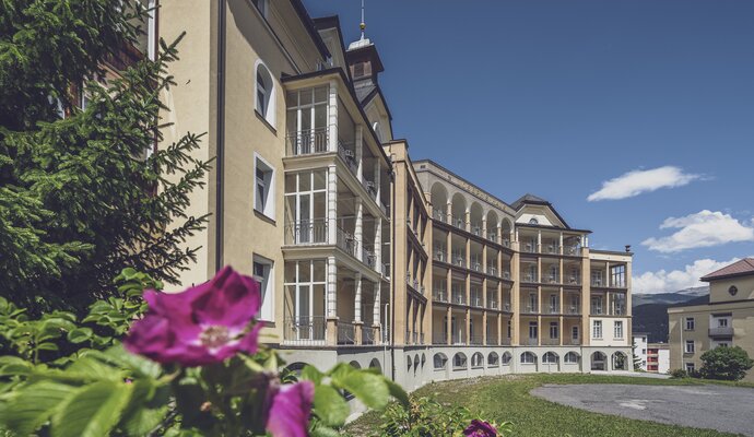 Schöner Sommertag mit Blumen in Davos.  | © Davos Klosters Mountains 