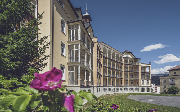 Beautiful summer day with flowers in Davos.  | © Davos Klosters Mountains 