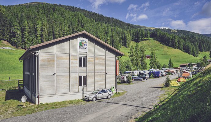 View to the entrance from the camping place  | © Davos Klosters Mountains 