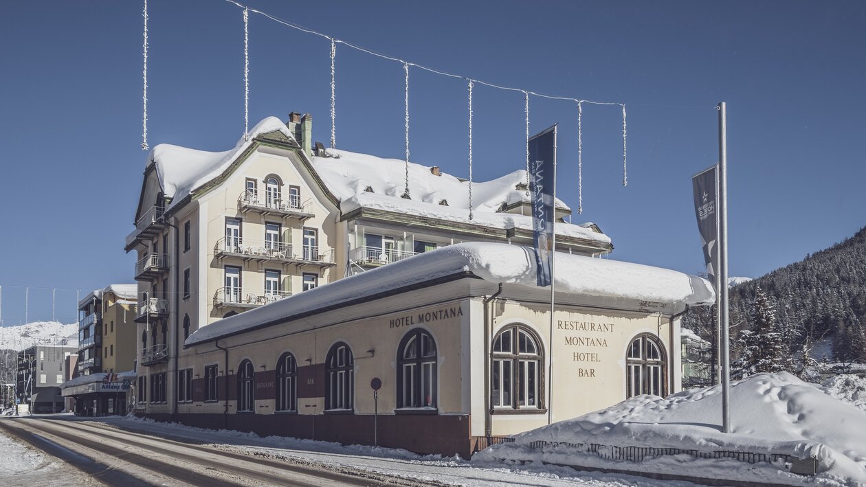 Hotel Montana mit winterlicher Aussenansicht | © Davos Klosters Mountains