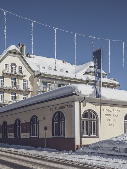 Hotel Montana mit winterlicher Aussenansicht | © Davos Klosters Mountains