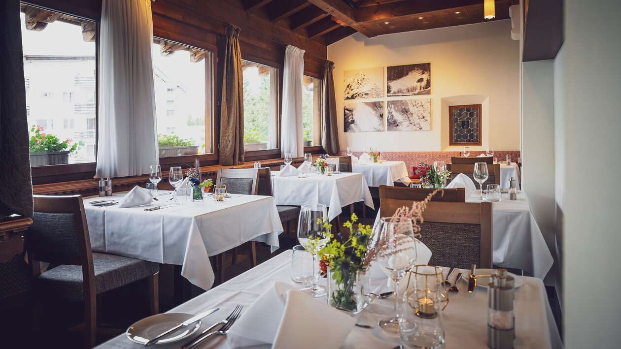 Helle Aufnahme eines Bereiches des Restaurant Waldhuus Davos | © Davos Klosters Bergbahnen AG