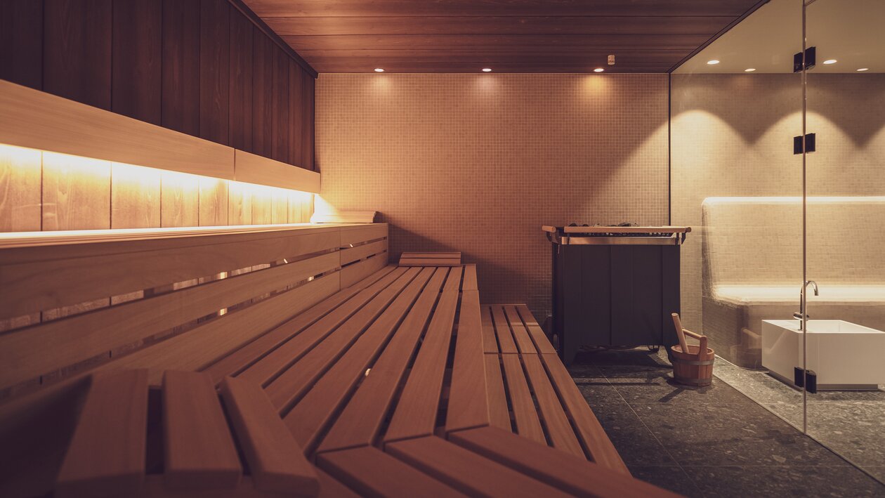 Finnische Sauna im Wellnessbereich im Hotel Waldhuus Davos. | © Davos Klosters Mountains