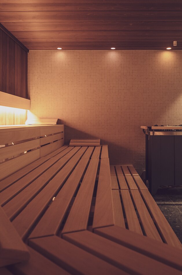 Finnische Sauna im Wellnessbereich im Hotel Waldhuus Davos. | © Davos Klosters Mountains