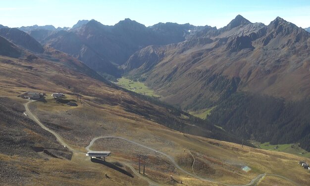 Blick auf die Jatzhütte Davos | © Davos Klosters Mountains