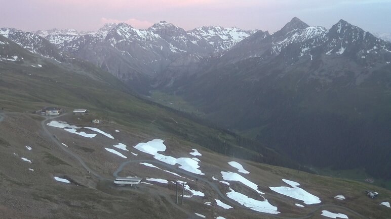 View of the Jatzhütte Davos | © Davos Klosters Mountains